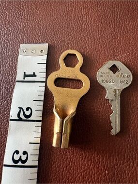 Golden Skate Key & silver M12 key